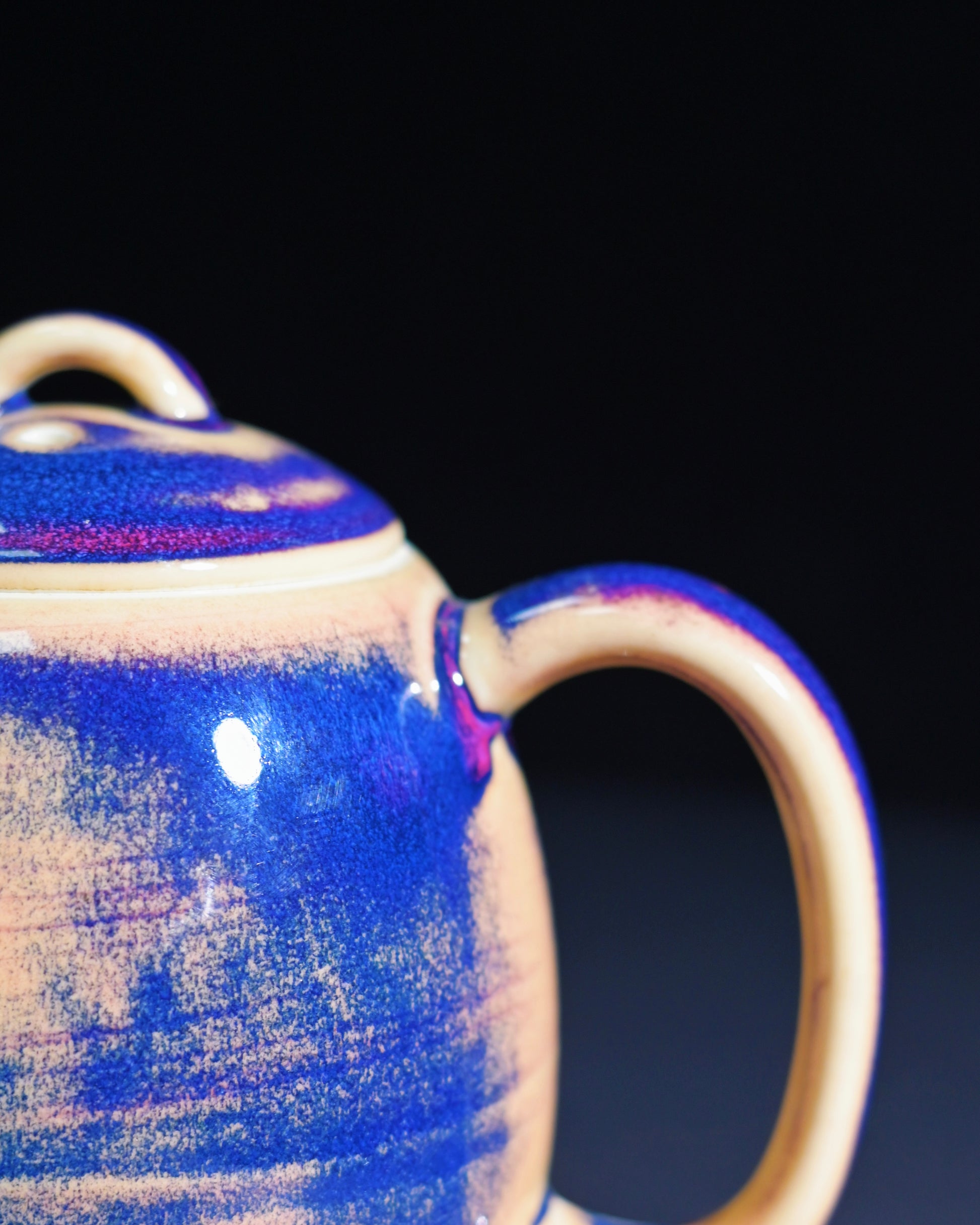 Domed lid with loop handle on Qin Quan Jun porcelain teapot