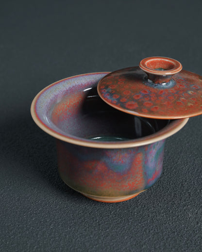 Jun ware tea bowl design for optimal leaf expansion and aroma release during brewing