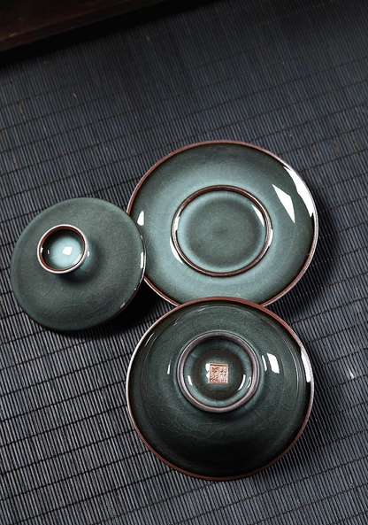 Bol à thé en céladon de Longquan (Gaiwan) argile ferreuse vert foncé