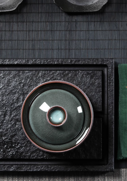 Bol à thé en céladon de Longquan (Gaiwan) argile ferreuse vert foncé