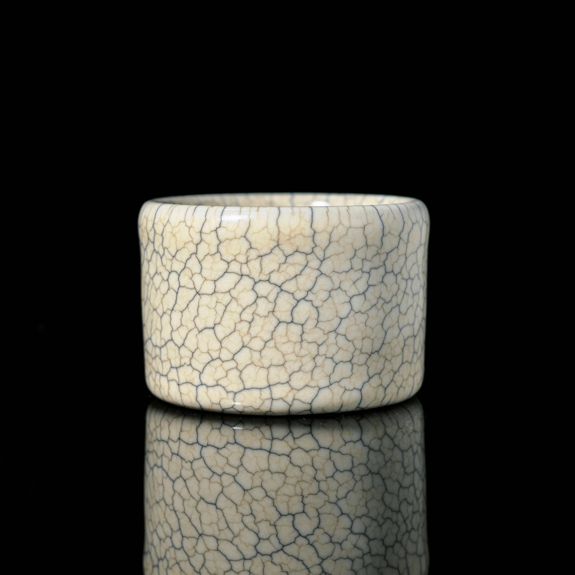 Longquan celadon Ge kiln thumb ring cup featuring classic Song dynasty ceramic design
