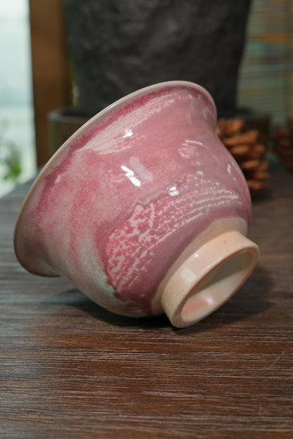 Close-up of 150ml wood-fired gaiwan wide-flared lip and ergonomic ring lid knob