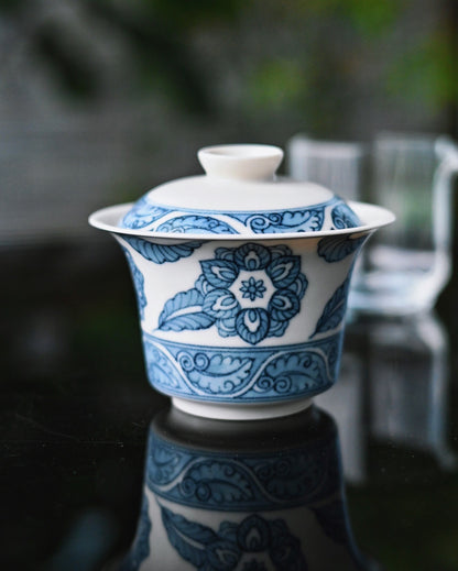 Jingdezhen blau-weiß matt glasierter Gaiwan
