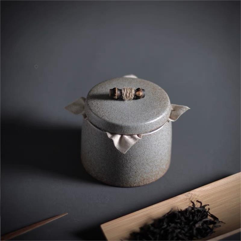 Retro Japanese Style Small Size Coarse PotteryTea Canister