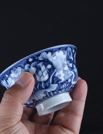 Blau-weißes Porzellan Gastgeber Teetasse mit Lotus Teich und Reiher Design