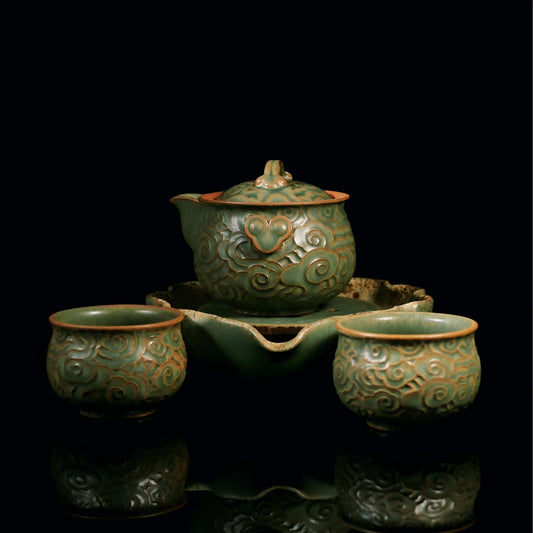 Saanwu Studio handcrafted ceramic tea set for outdoor tea session
