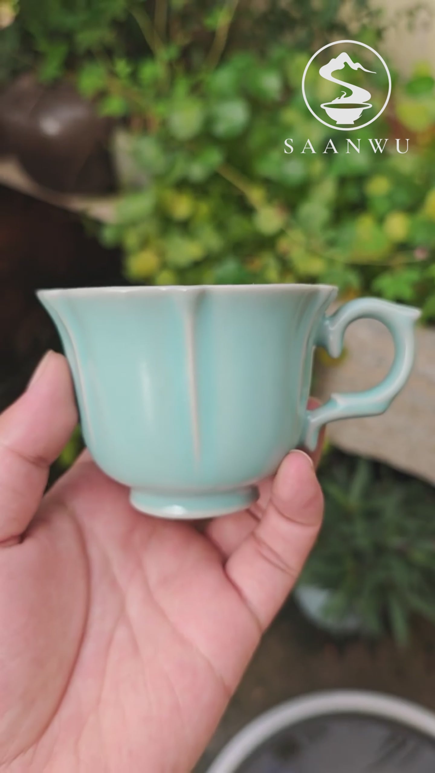 Ru porcelain originated in ancient Ruzhou (today’s Pingdingshan, Henan Province, China). The imperial Ru kiln relic site is at Qingliangsi in Baofeng County, which belonged to Ruzhou during the Song Dynasty. Ruzhou remains the hometown of handmade Ru ware today.