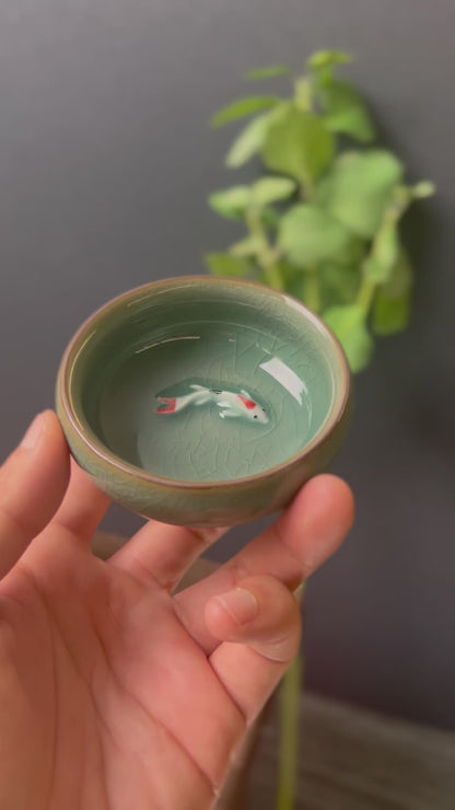 Longquan-Seladon Ge-Brennofen pflaumengrüne "Kleiner Fisch" Gongfu-Teetasse.