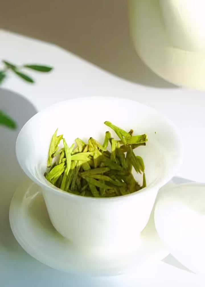  2026 Pre-Qingming Shifeng West Lake Longjing – hand-plucked from the legendary Lion Peak terroir and crafted using traditional hand-firing techniques in iron woks. 