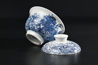 Bol à thé bleu et blanc de Jingdezhen à décor de Qilin