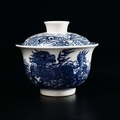 Bol à thé bleu et blanc de Jingdezhen à décor de Qilin