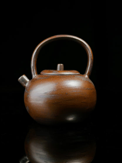 Théière à poignée au design archaïque en argile grossière de style rétro