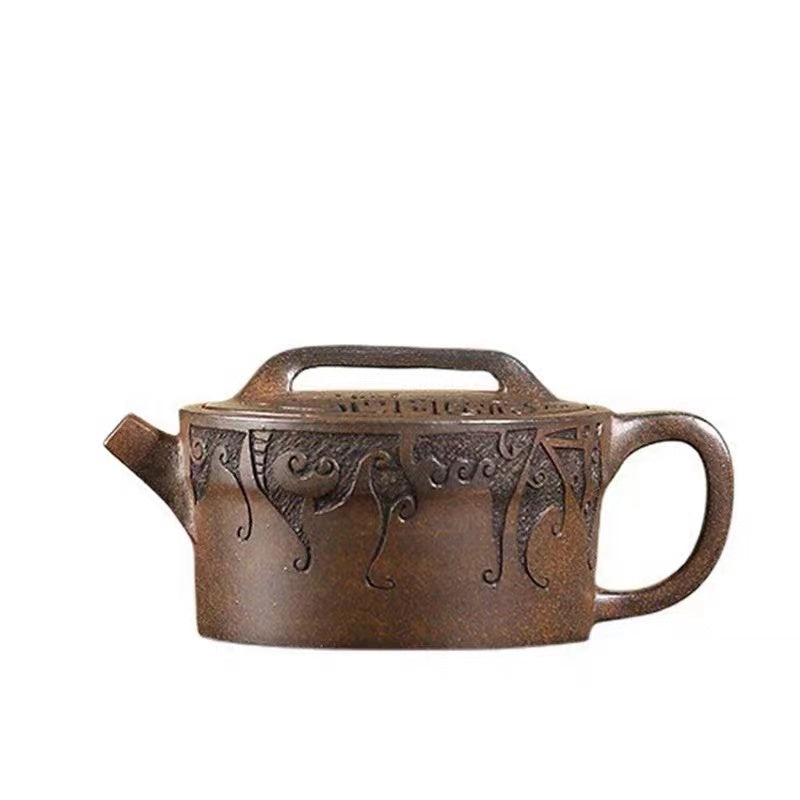 Perfect Yixing teapot for rock tea (yancha), with thermal properties that optimize the brewing of oolong teas