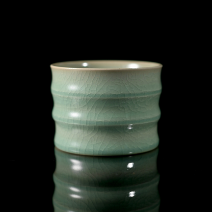 Ru celadon bamboo joint master cup with blue-green glaze and crab claw crackle patterns, 150ml capacity