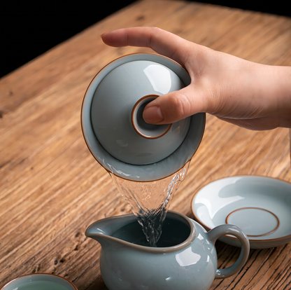 Ru Kiln gaiwan with jade-like smooth texture and soft luster