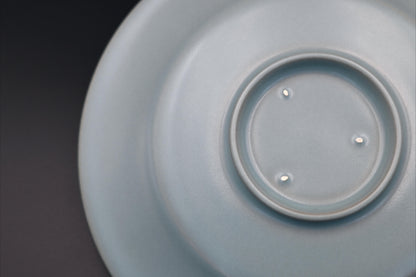 Ru ware porcelain plate with pin marks firing technique