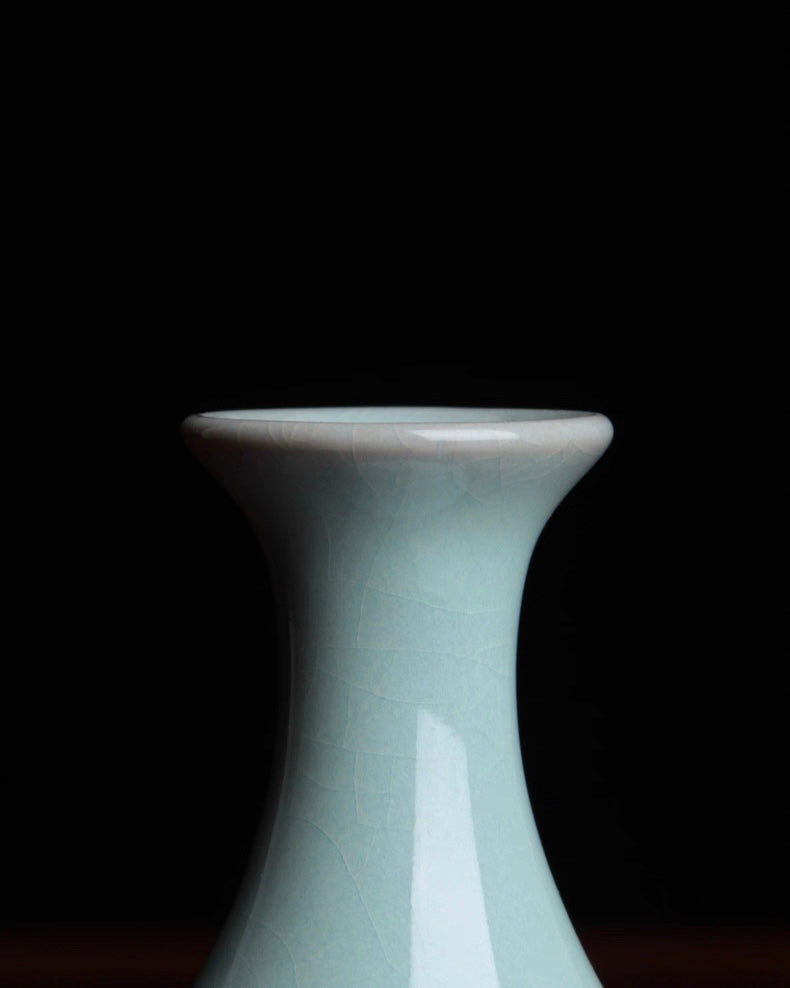 Ru kiln Yuhuchun vase silhouette showing elegant upright form and voluminous classical curves