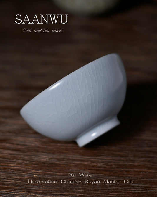 Ru Kiln three-nail firing technique leaving three sesame-seed-shaped unglazed marks on cup base