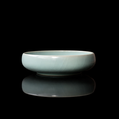Ru Ware “Sesame Nail” willow leaf pattern large teacup with sky-blue glaze and fine crackle texture