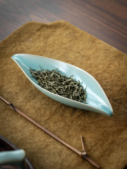 Handcrafted Ru ware tea scoop with willow leaf crackled pattern for Gongfu tea
