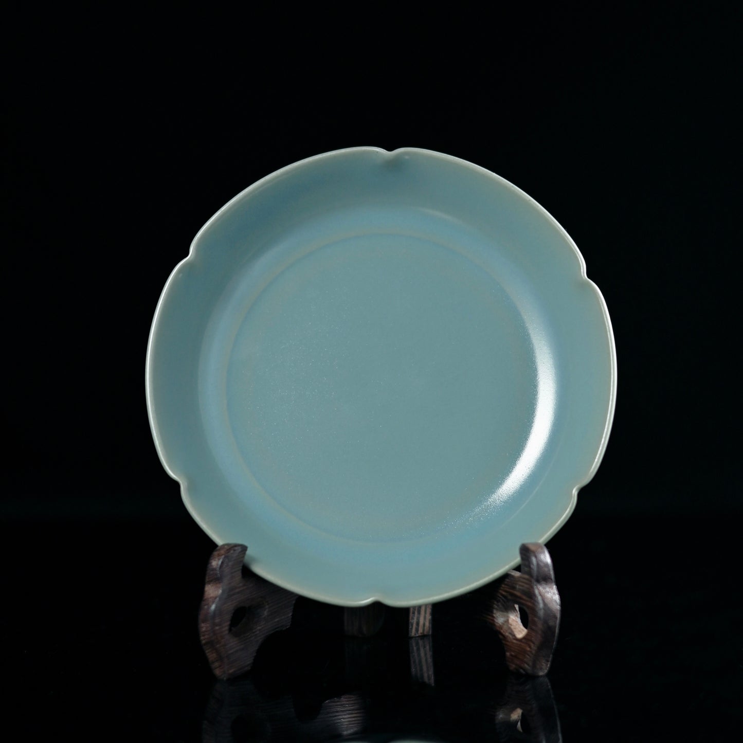 Ru ware sky-blue glaze flower-rimmed brush washer showing elegant Northern Song dynasty form