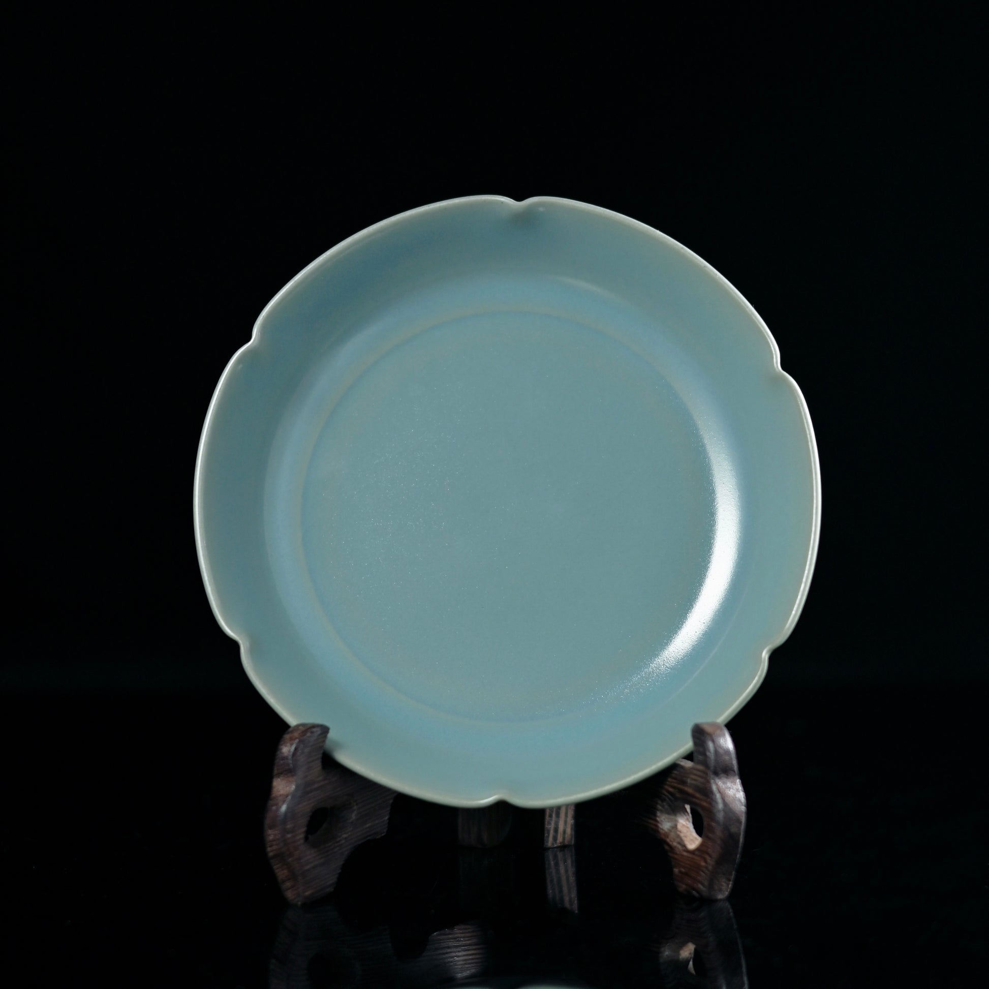 Ru ware sky-blue glaze flower-rimmed brush washer showing elegant Northern Song dynasty form