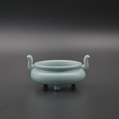 Ru ware tripot incense burner for tea ceremony
