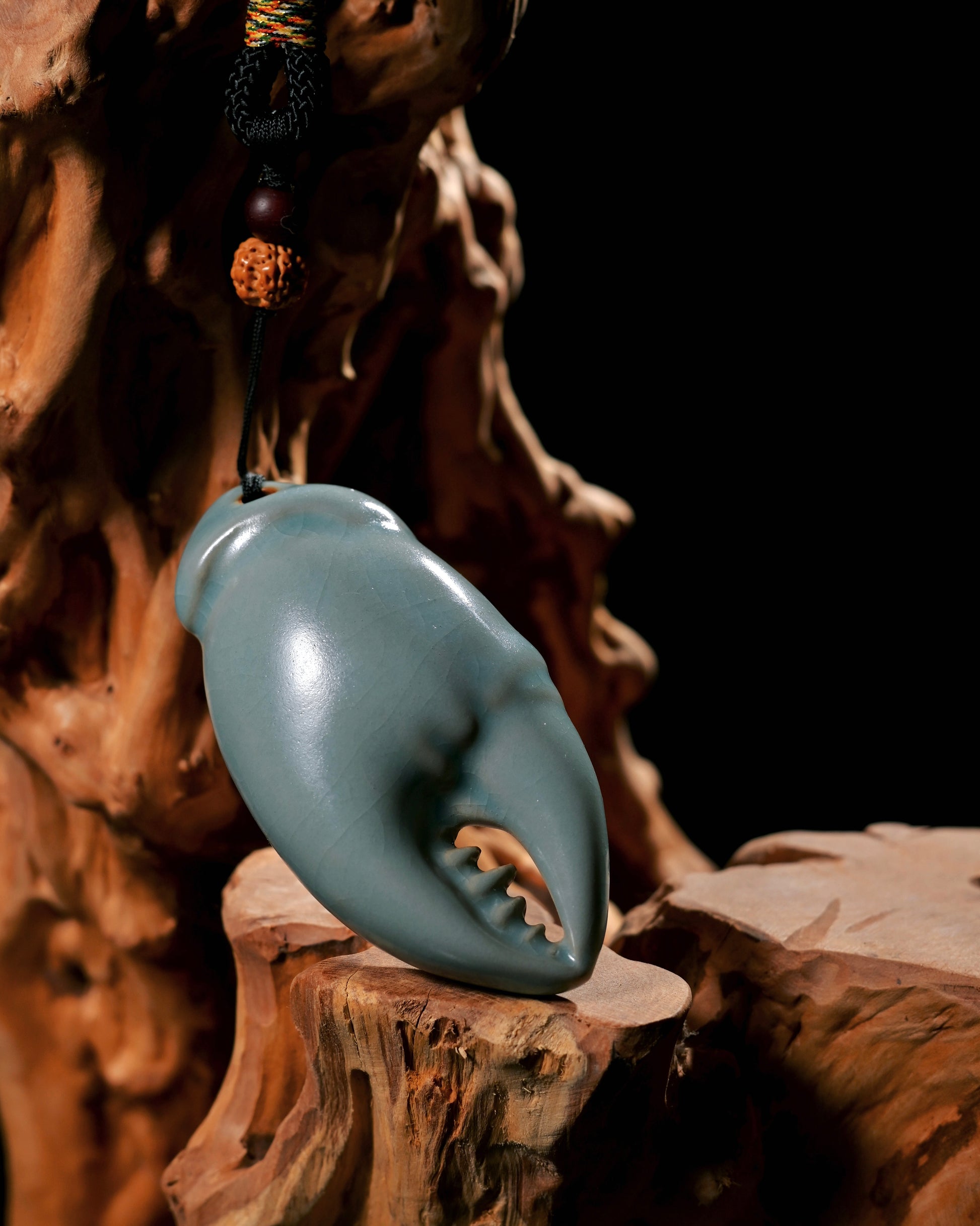 Natural crackle network development through controlled ceramic cooling process of Chinese Ru Ware porcelain