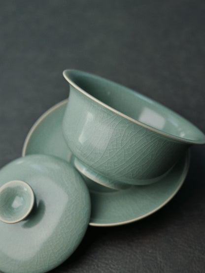 Saanwu Ru ware celadon crackled glaze gaiwan for tea ceremony