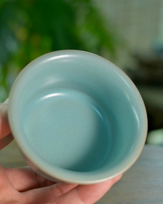 Sky-after-rain celadon glaze with jade-like texture on Ru ware tea cup