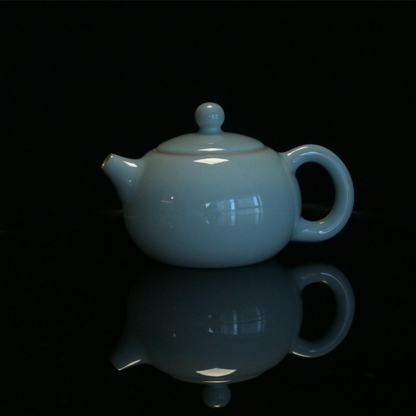 Saanwu Studio Ru ware teapot in Xishi shape with celadon crackled glaze for Chinese tea ceremony