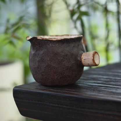 Chinese Ceramic Gong Dao Bei