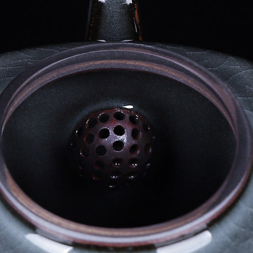 Master-crafted Ge Kiln square tea vessel designed for high thermal stability and daily Gongfu steeping