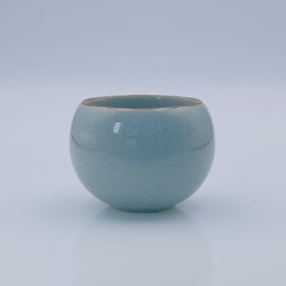 Handmade Ru ware teacup with sky-blue glaze and crackled texture for chinese tea ceremony, large capacity