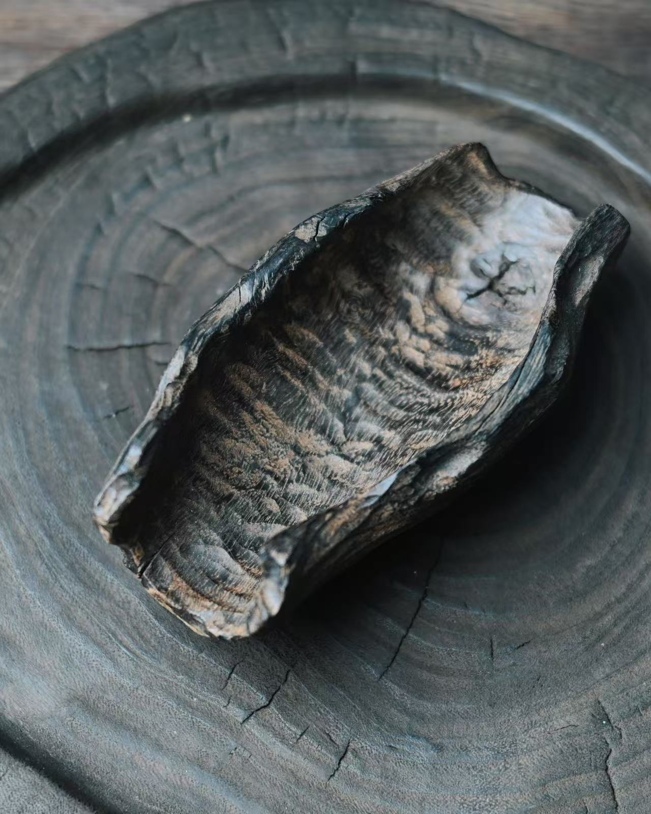 Saanwu Studio Wabi-Sabi style handcrafted wooden tea holder for tea ceremony and tea table decoration