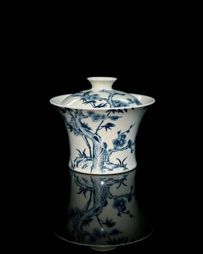 Ming style traditional hand painted blue and white porcelain gaiwan for daily tea brewing