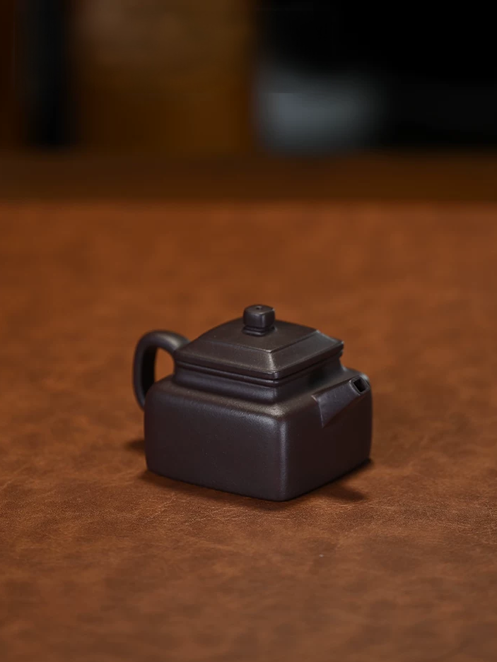 Saanwu Studio Handmade 130ml purple clay teapot featuring square form with clean lines and stable proportions