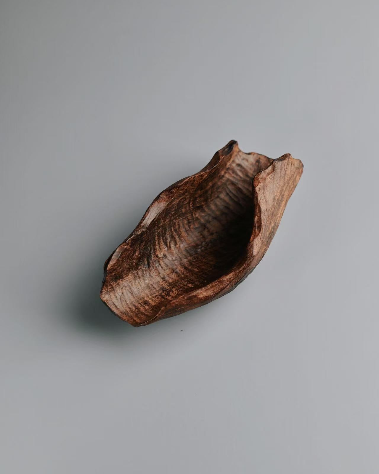 Saanwu Studio Wabi-Sabi design handcrafted wooden tea holder for tea ceremony and tea table decoration