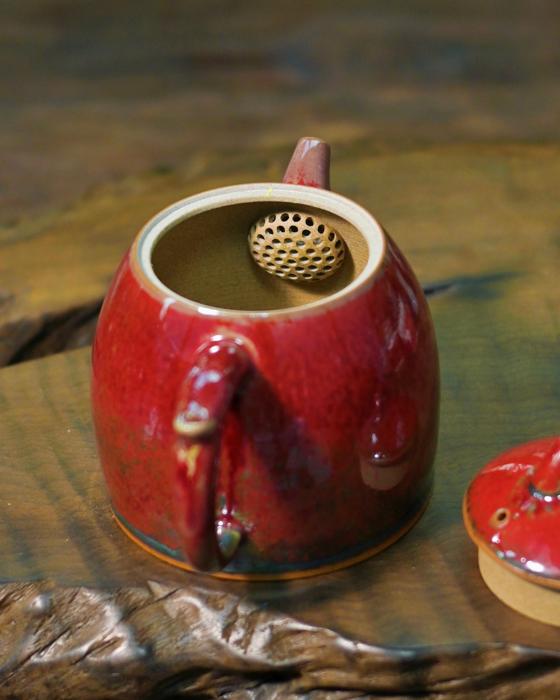 The upright spout is engineered for a powerful, concentrated water flow, ensuring a clean break and zero dripping.