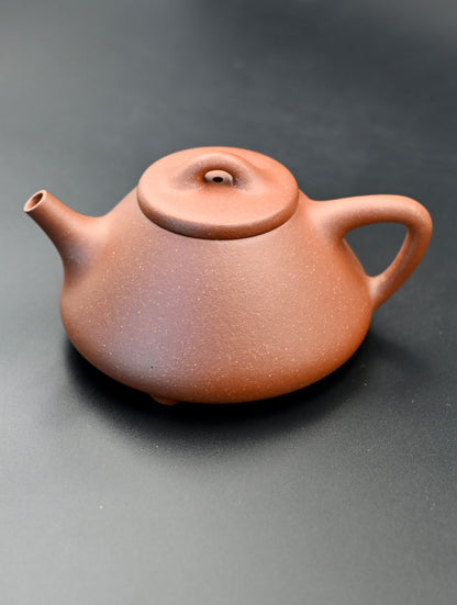 Shipiao style Yixing teapot zhuni duan clays, semi-handmade for precise pouring and traditional tea ceremony use.