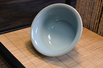 Cicada-wing crackle pattern on Ru ware surface formed through controlled cooling technique
