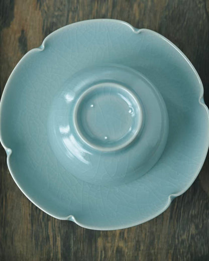 Ru ware reproduction teacup showing crab-claw crackle lines
