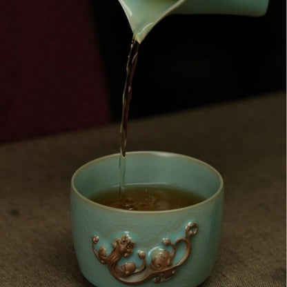 Authentic Song Dynasty style sky-blue Ru porcelain Chi dragon master tasting cup