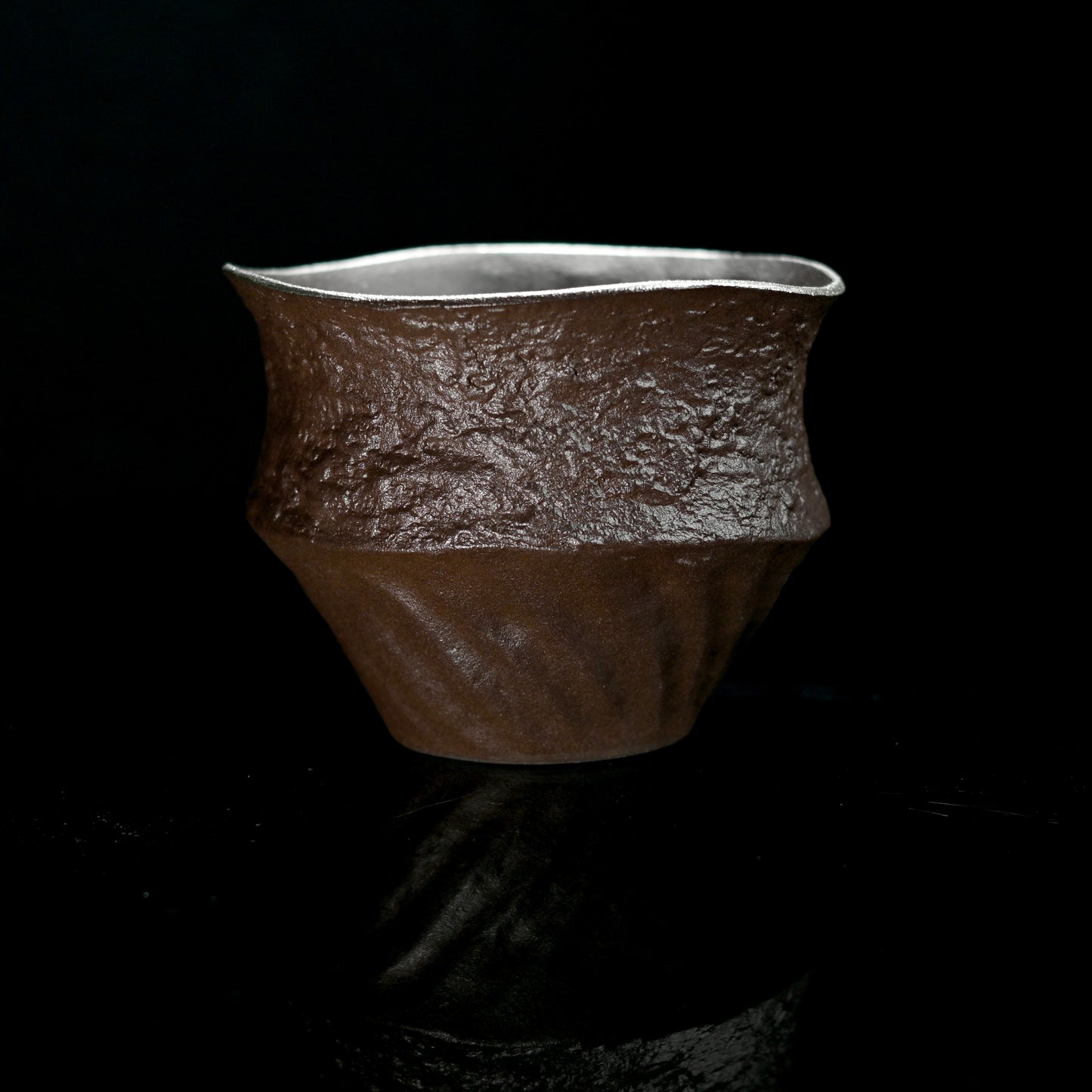 500ml coarse clay bowl with hand-shaped organic texture and natural rust spots. Ideal for collecting waste water during tea ceremony.