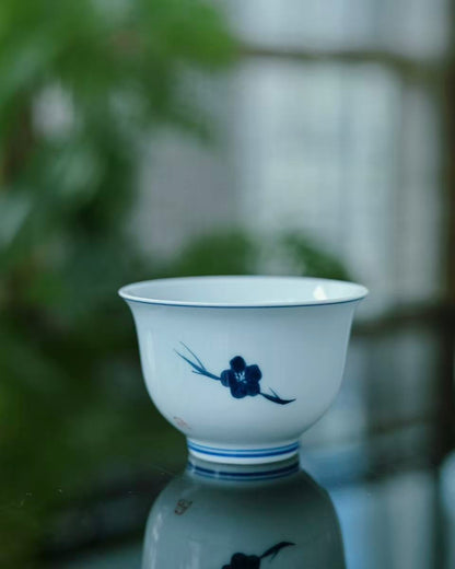 Fusion design combining traditional ceramic art with modern functional innovation