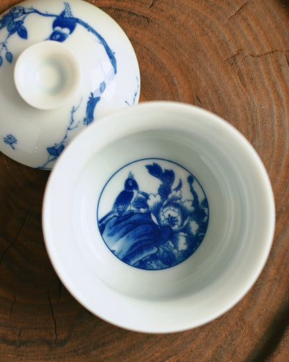 Chinese underglaze hand-painted blue and white porcelain chawan easy to use