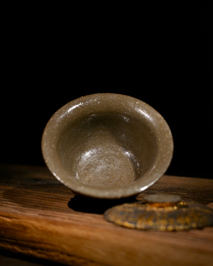 One-of-a-kind SAANWU raw lacquer gold gaiwan, coarse clay handcrafted tea ware gift for lacquer art collectors