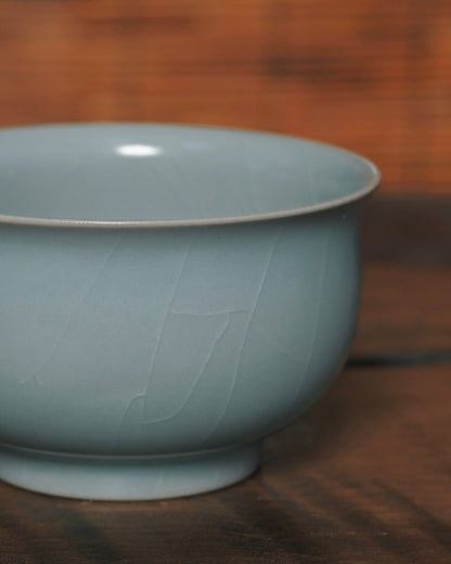 Lushi shaped Ru ware teacup with balanced curved form