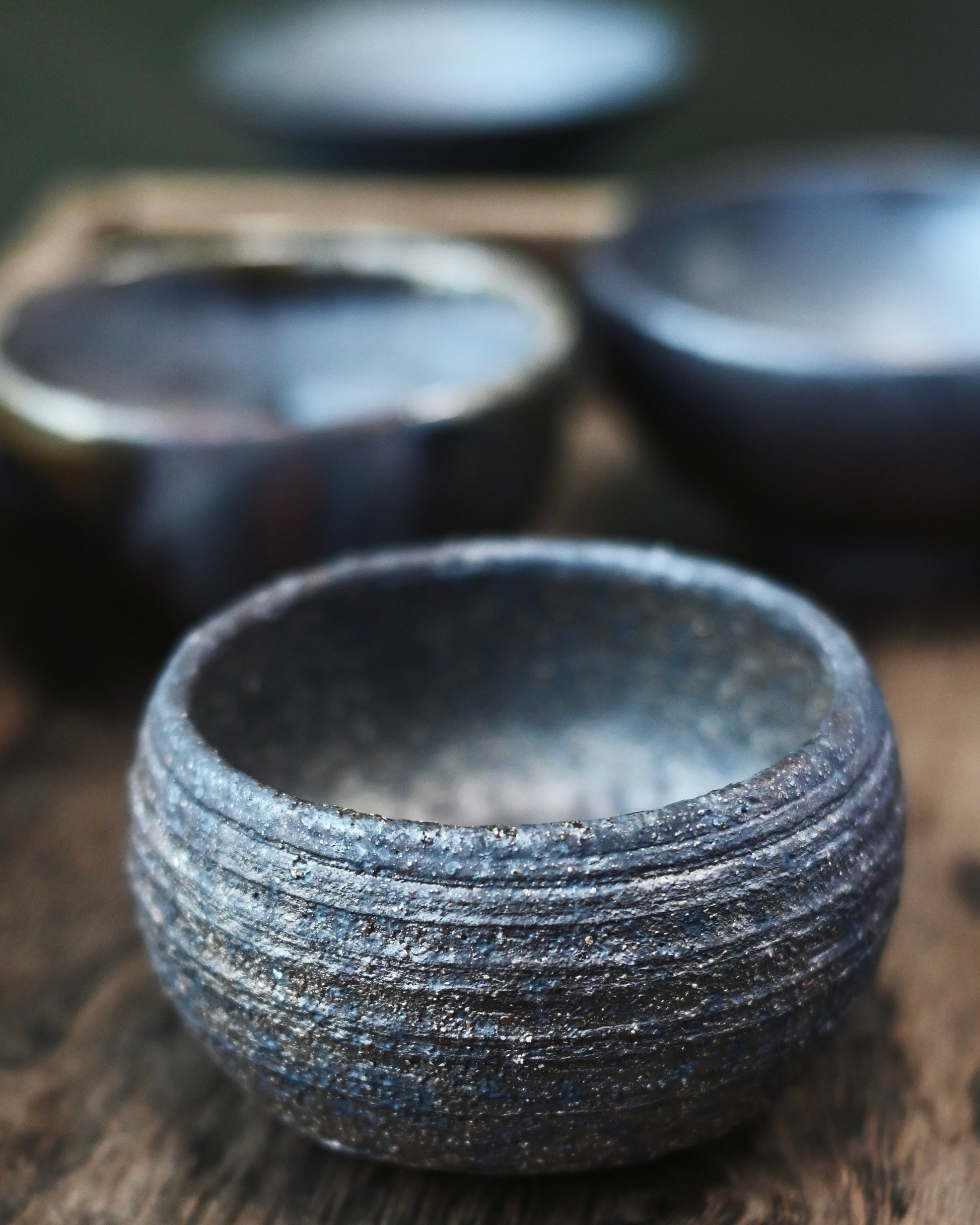 Mineral color variations created through high-temperature wood firing process