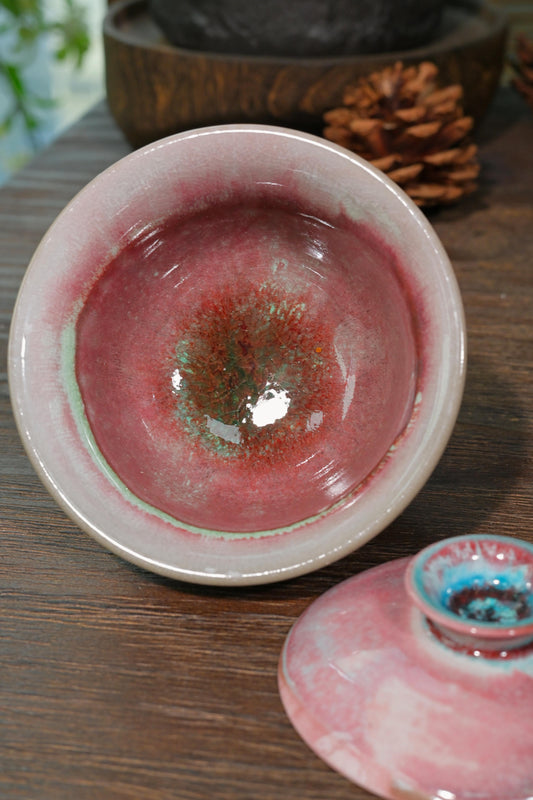 Unique wood-fired stoneware lidded tea bowl with 150ml capacity for large leaf expansion